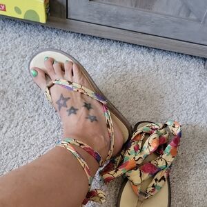 Colorful Women's Sandals Size 9, Wraps Up Leg